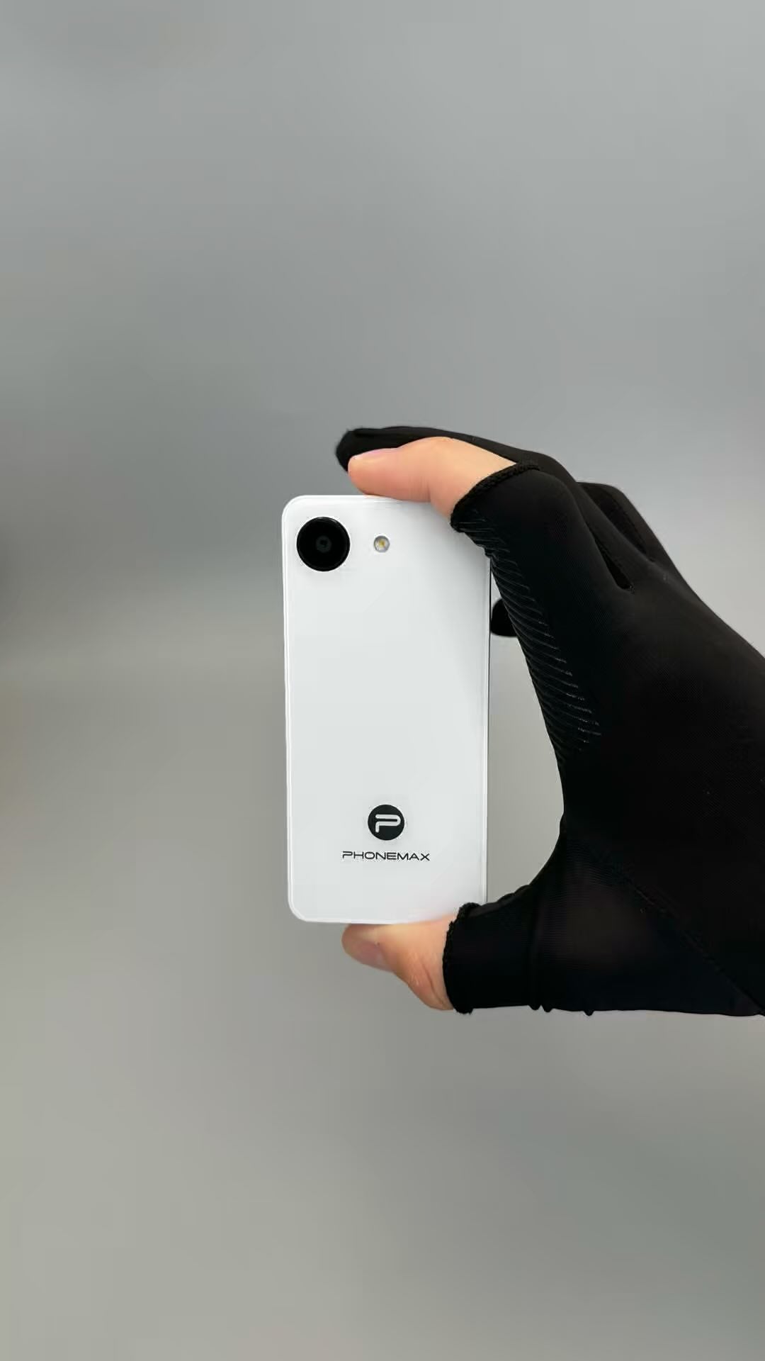 Ahmad AL-Ghoul (@ghoul.arena): Phonemax Q9 Mini — Small Size, Big Possibilities